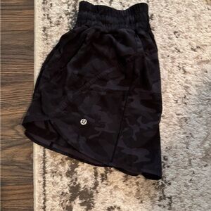 Lululemon Athletica camo track that shorts size 8